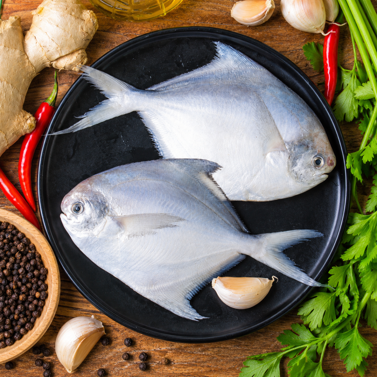 Big White Pomfret Fish (Vellai Vaval) (2 Pcs / KG)